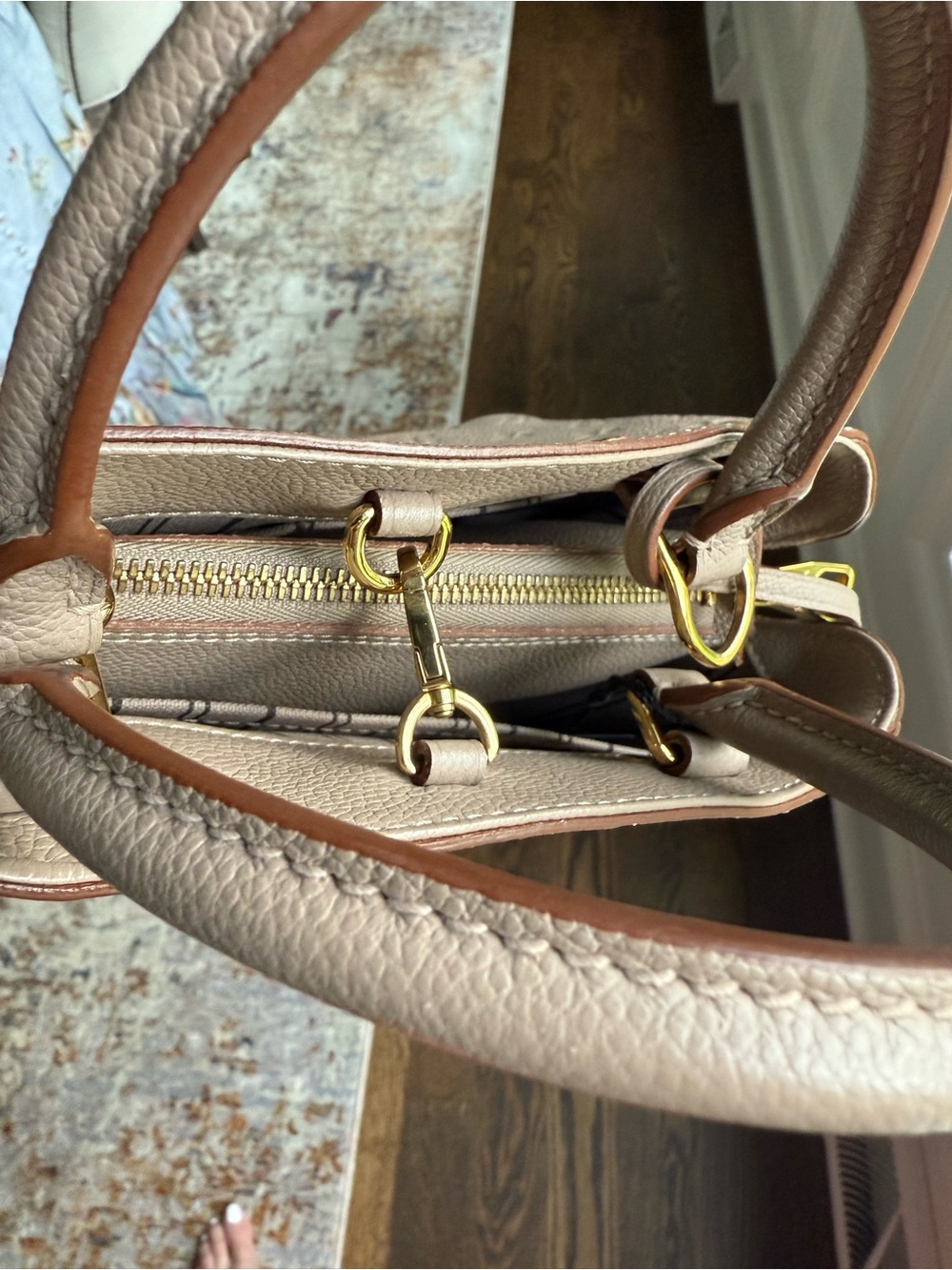 NWT!! Louis Vuitton Monogram Empreinte Handle Satchel/Crossbody. Neutral/taupe - Picture 15 of 15